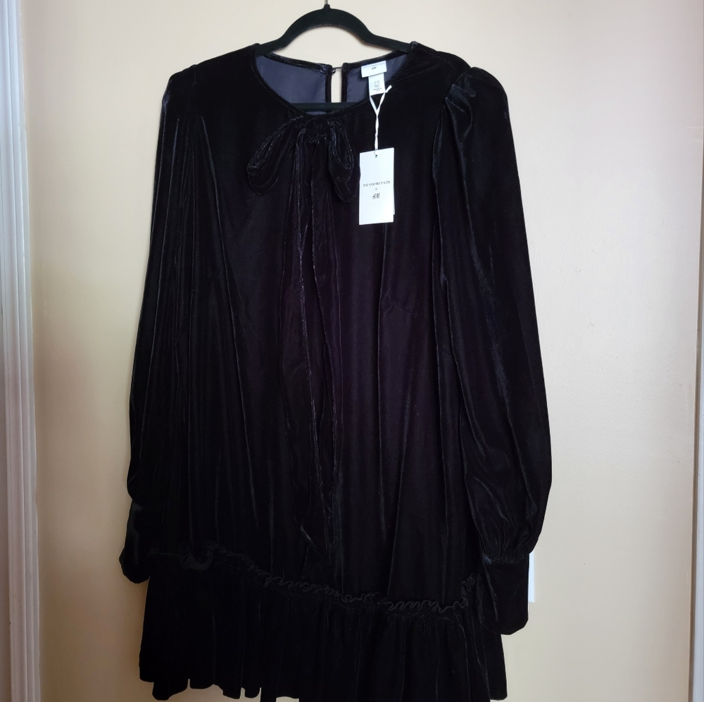 H&M Vampire's Wife Collection Black Velvet Dress/Tunic with Bow Neck